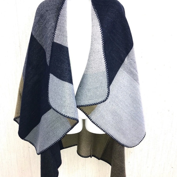 New Harve Benard Woven Whip-Stitch Blanket Poncho - Picture 6 of 8